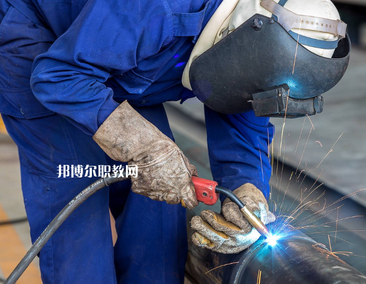 石家莊百富勤中等專業(yè)學校2022年招生錄取分數(shù)線