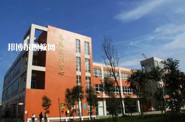 四川德陽(yáng)黃許職業(yè)中專學(xué)校2022年報(bào)名條件、招生對(duì)象、招生要求