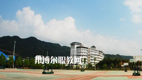銅仁工業(yè)學(xué)校2022年報(bào)名條件、招生要求、招生對(duì)象