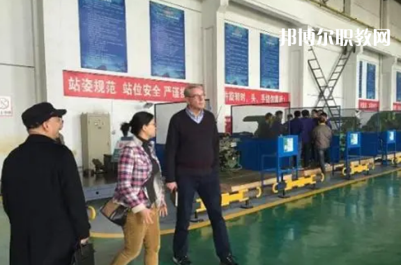 德陽中德工業(yè)技術(shù)學校2022年招生辦聯(lián)系電話