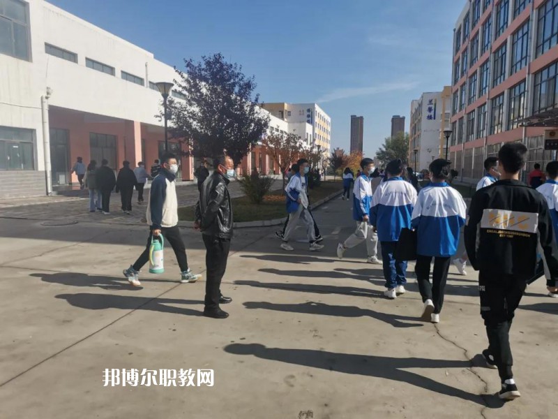華亭職業(yè)教育中心2022年報名條件、招生要求、招生對象
