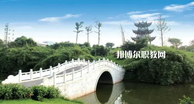 瀘州醫(yī)學(xué)院衛(wèi)生學(xué)校2022年報名條件、招生要求、招生對象