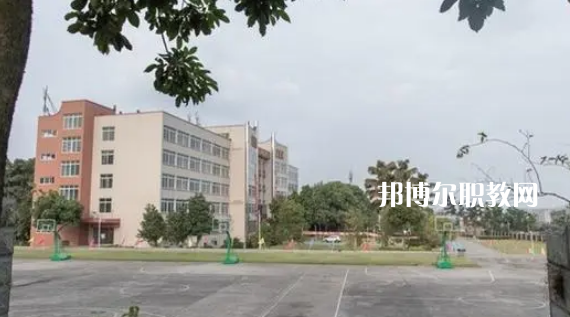 瀘州交通技工學(xué)校2022年報(bào)名條件、招生要求、招生對(duì)象