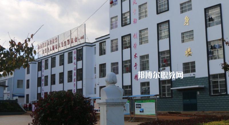 鹽源縣職業(yè)中學(xué)2022年報名條件、招生要求、招生對象