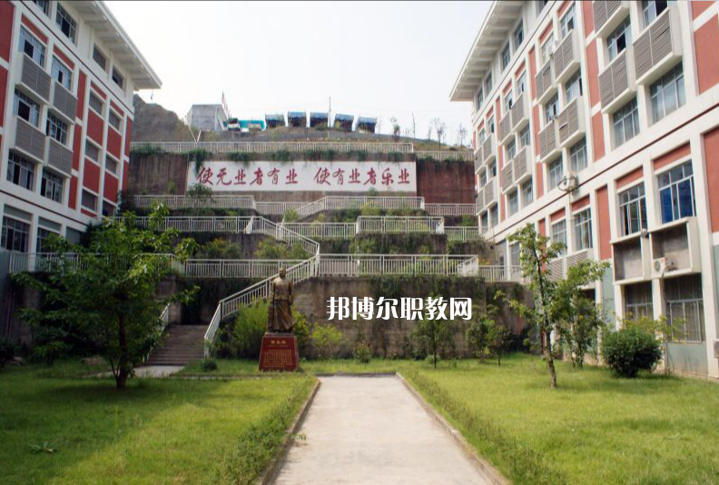 重慶巫山師范學(xué)校2022年報(bào)名條件、招生要求、招生對(duì)象