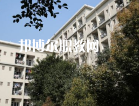 重慶輕工業(yè)學(xué)校2022年報名條件、招生要求、招生對象