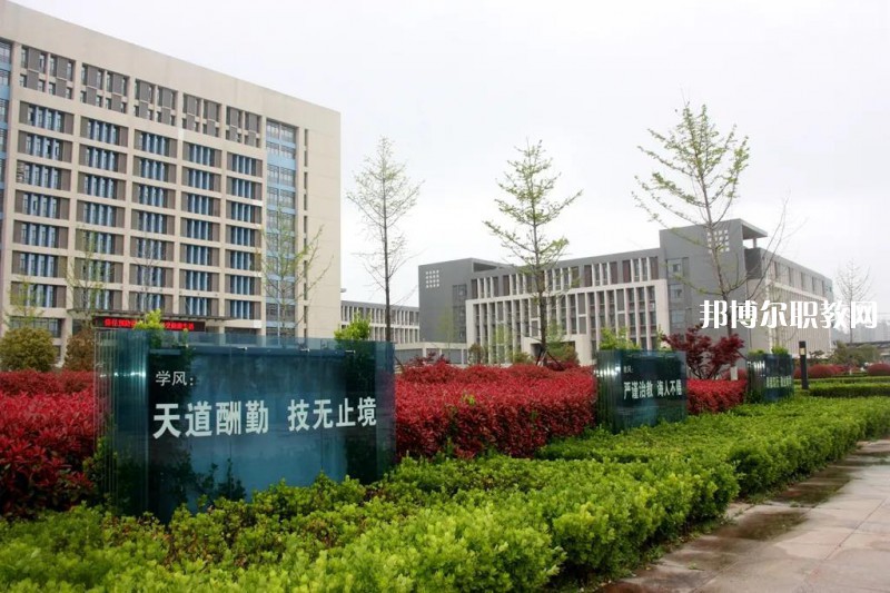 淮安高級職業(yè)技術(shù)學(xué)校2022年報(bào)名條件、招生要求、招生對象