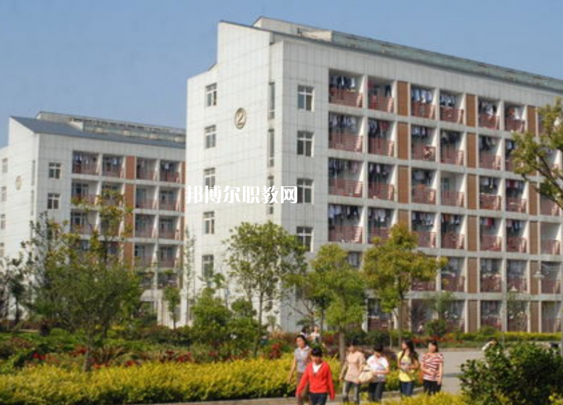保山市昌寧縣職業(yè)技術(shù)學(xué)校2022年學(xué)費(fèi)、收費(fèi)多少