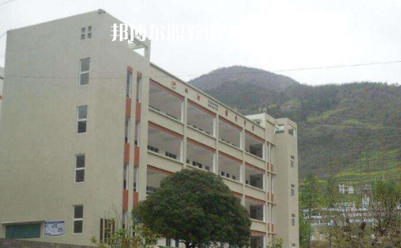 四川西昌交通學(xué)校2022年報名條件、招生要求、招生對象;