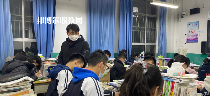 張家口華溢中等專業(yè)學校2022年學費、收費多少
