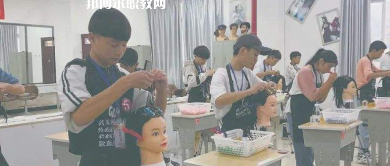 都勻工商管理學(xué)校2022年報(bào)名條件、招生要求、招生對象