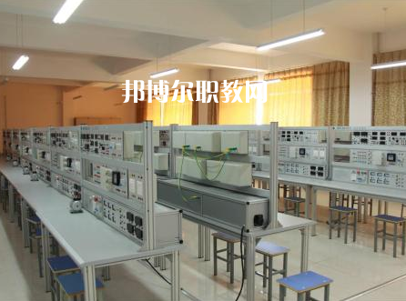 保定工程技術學校2022年報名條件、招生要求、招生對象