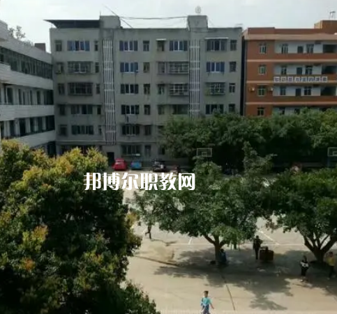 四川省簡陽市平泉高級(jí)職業(yè)中學(xué)2022年有哪些專業(yè)