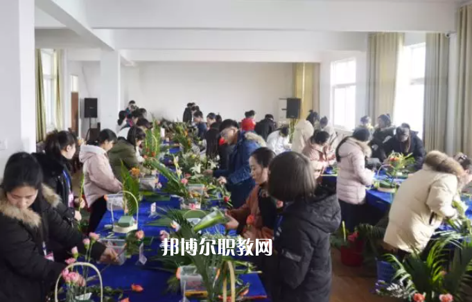 安徽省阜陽農(nóng)業(yè)學(xué)校2022年報(bào)名條件、招生要求、招生對(duì)象