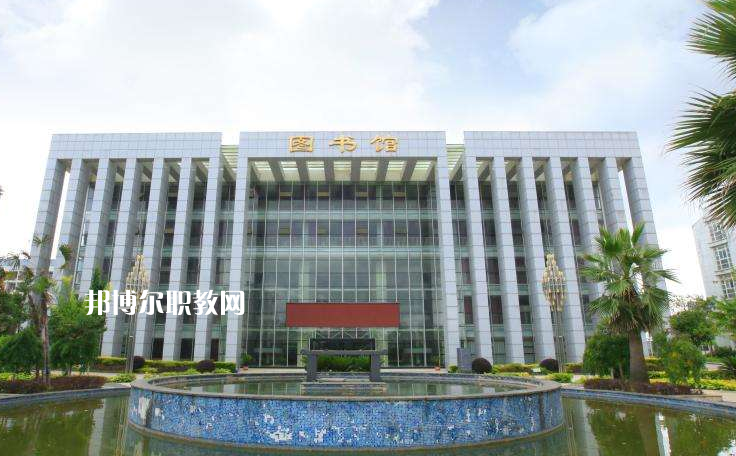 貴陽(yáng)衛(wèi)生學(xué)校2022年招生辦聯(lián)系電話(huà)