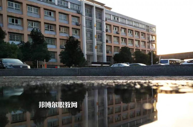 安徽紅十字會(huì)衛(wèi)生學(xué)校2022年報(bào)名條件、招生要求、招生對(duì)象