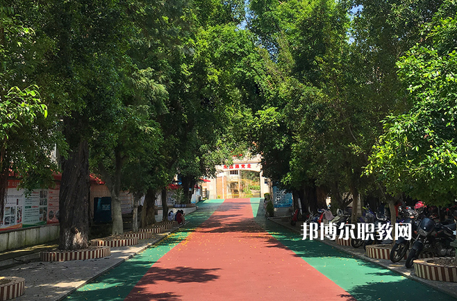 曲靖富源職業(yè)技術(shù)學(xué)校2022年報(bào)名條件、招生要求、招生對(duì)象