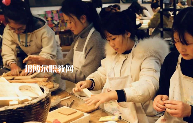 阜陽科學技術(shù)學校2022年學費、收費多少