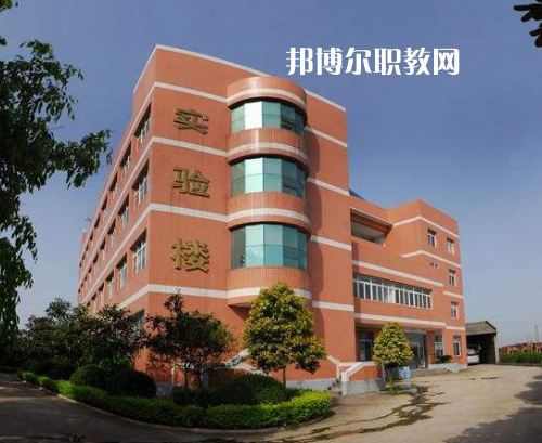 重慶渝東技工學(xué)校2022年報(bào)名條件、招生要求、招生對(duì)象