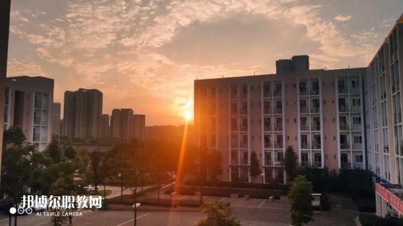 眉山信息工程中等職業(yè)技術(shù)學(xué)校2022年報名條件、招生要求、招生對象