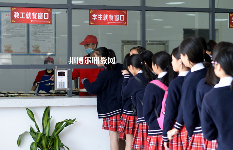 珠海工貿(mào)技工學(xué)校2022年報(bào)名條件、招生要求、招生對象 