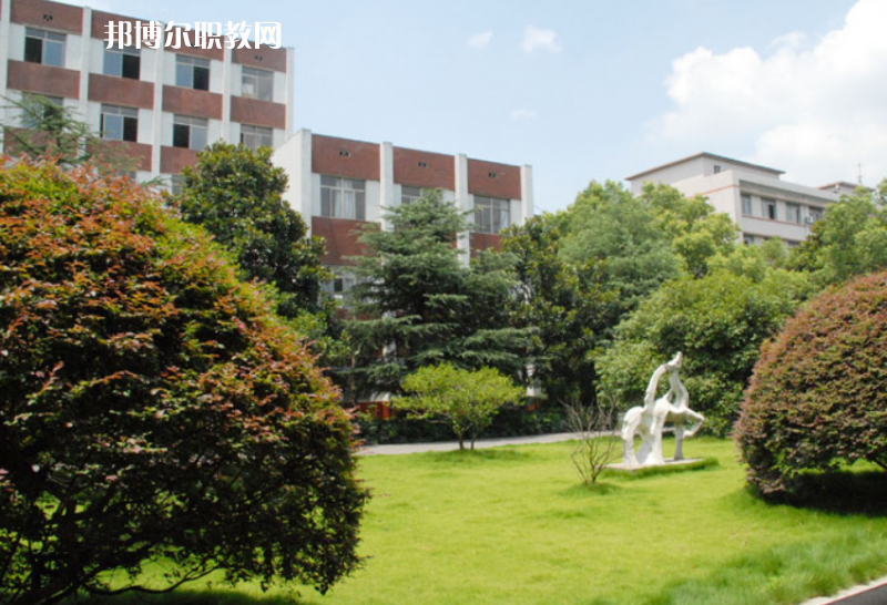 昭通農業(yè)學校2022年招生辦聯(lián)系電話