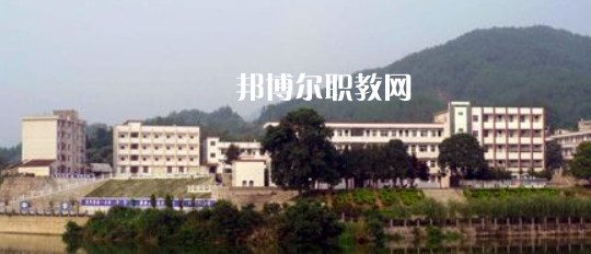 岳池白廟職業(yè)中學(xué)校2022年有哪些專(zhuān)業(yè)
