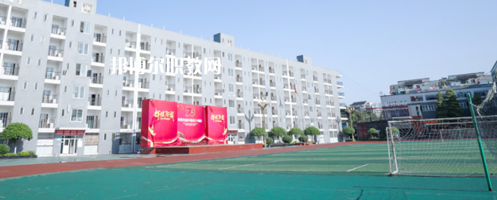 昆明市衛(wèi)生學(xué)校2022年報(bào)名條件、招生要求、招生對象