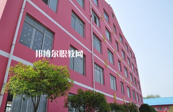 麗江民族中等專業(yè)學校2022年報名條件、招生要求、招生對象