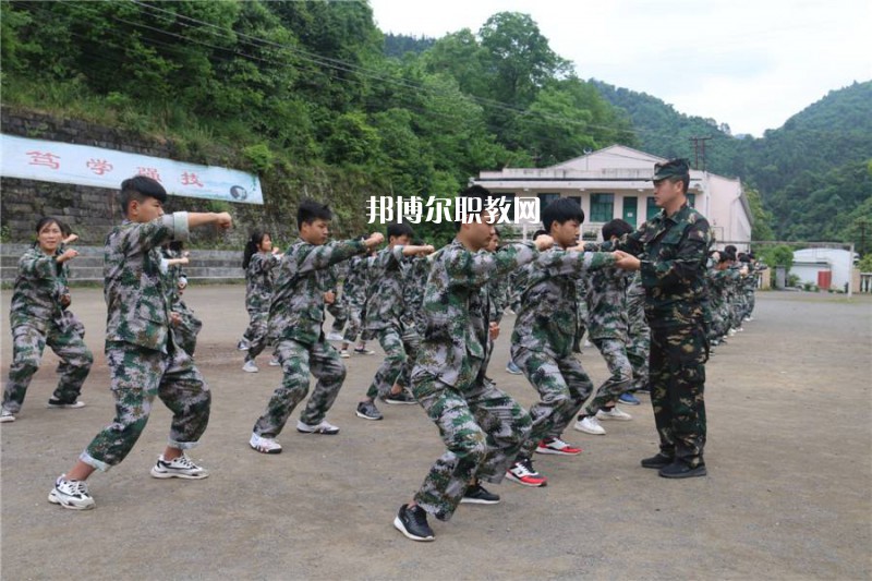 達(dá)州百島湖職業(yè)技術(shù)學(xué)校2022年報(bào)名條件、招生要求、招生對(duì)象