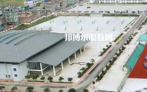 紫云苗族布依族自治民族職業(yè)技術(shù)中學(xué)2022年報名條件、招生要求、招生對象