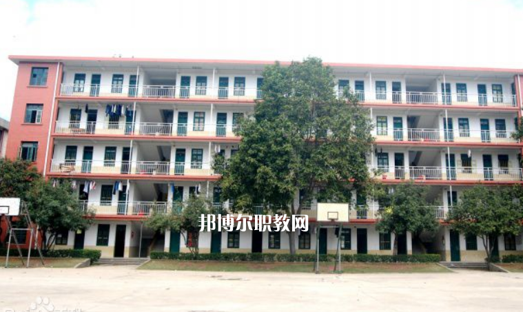 楚雄醫(yī)藥高等?？茖W(xué)校2022年學(xué)費(fèi)、收費(fèi)多少