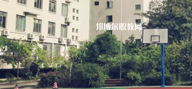 云南冶金高級技工學(xué)校2022年學(xué)費、收費多少