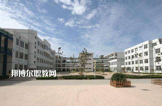 成都市現(xiàn)代制造職業(yè)技術(shù)學校2022年招生辦聯(lián)系電話