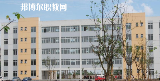 思茅衛(wèi)生學(xué)校2022年報名條件、招生要求、招生對象