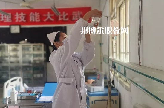 臺州護士學(xué)校2022年報名條件、招生要求、招生對象