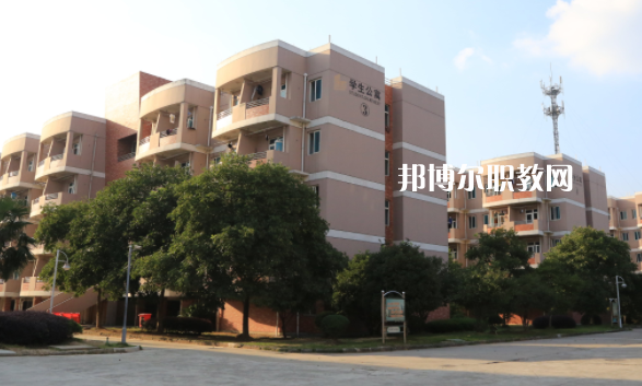 曲靖師宗職業(yè)技術(shù)學(xué)校2022年報名條件、招生要求、招生對象