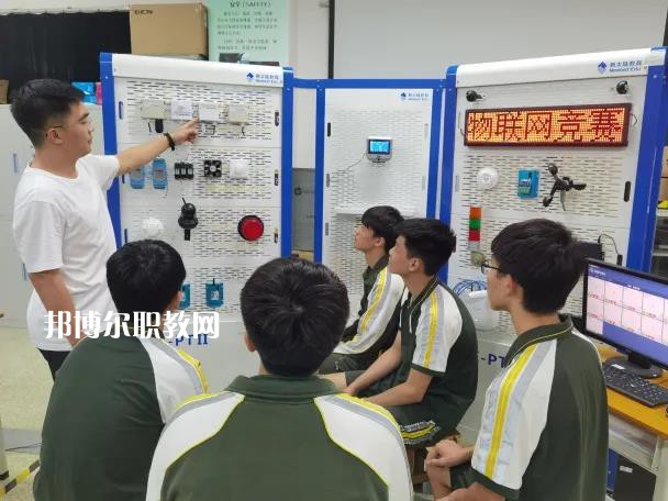 東莞商業(yè)學(xué)校2022年學(xué)費、收費多少