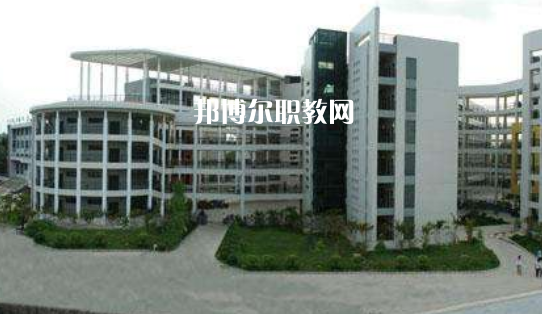 成都中醫(yī)藥大學(xué)附屬學(xué)校龍泉校區(qū)怎么樣、好不好