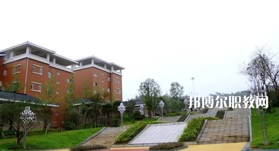 廣東新興中藥學(xué)校2022年報(bào)名條件、招生要求、招生對(duì)象