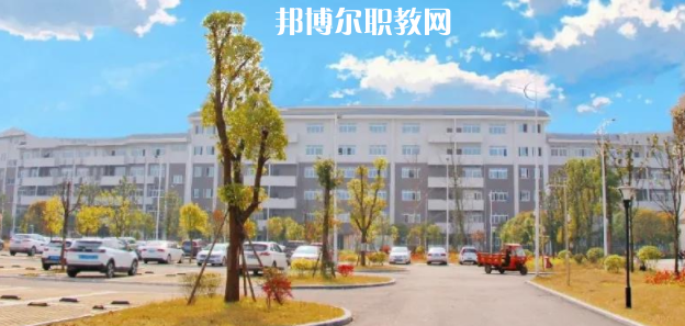 南充工貿科技職業(yè)學校2022年招生辦聯系電話