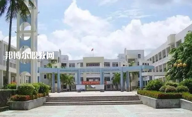 海南農(nóng)墾衛(wèi)生學(xué)校2022年報(bào)名條件、招生要求、招生對(duì)象