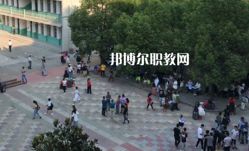 老河口職業(yè)技術(shù)學(xué)校2022年報(bào)名條件、招生要求、招生對(duì)象