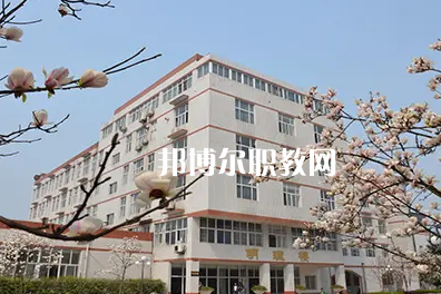 瀘州醫(yī)學(xué)院衛(wèi)生學(xué)校2022年怎么樣、好不好