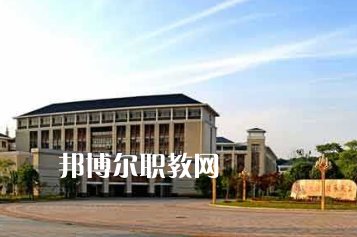 江漢油田職業(yè)技術(shù)學(xué)校2022年報名條件、招生要求、招生對象