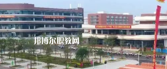 廣西醫(yī)科大學附設玉林衛(wèi)生學校2022年報名條件、招生要求、招生對象