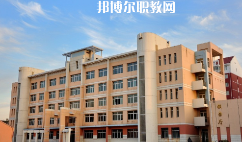 華中信息商務技工學校2022年招生辦聯(lián)系電話