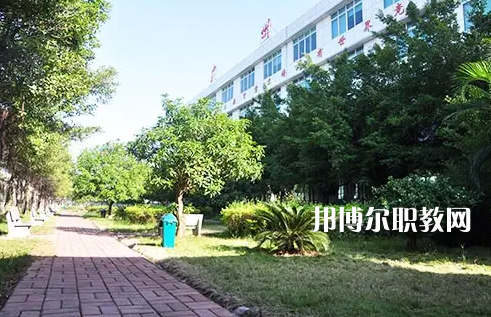 華中信息商務技工學校2022年怎么樣、好不好