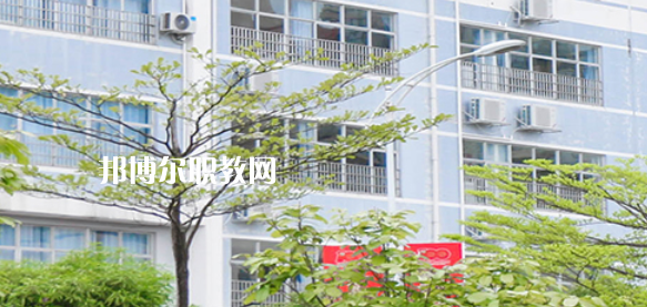 南寧商貿(mào)學校2022年招生辦聯(lián)系電話