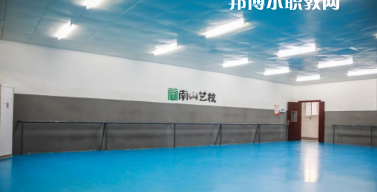 南寧市南山藝術(shù)職業(yè)技術(shù)學(xué)校2022年報名條件、招生要求、招生對象